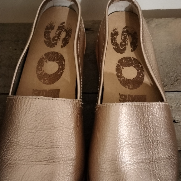 Sorel Ella Metallic Rose Gold Slip On Flats Women's 6.5M - Picture 4 of 4